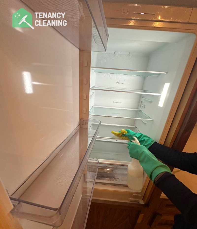 Cambridge Heath End of Tenancy Refrigerator Cleaning